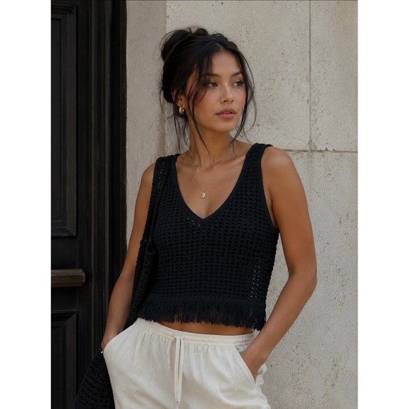 Miou Muse Tops - Miou Muse Black Crochet Knit Fringe Hem Tank Top Womens Medium Boho V-Neck Crop